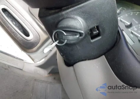 2000 Ford Explorer Xls z USA, uszkodzony, nr VIN 1FMZU72X4YZB73408